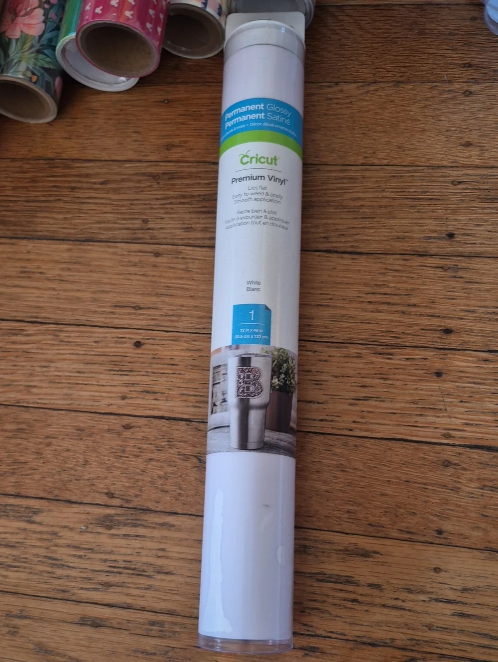 Cricut Premium Vinyl Roll — White Glossy Permanent
